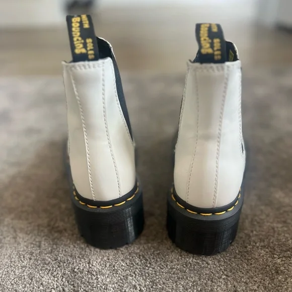 DR MARTENS WHITE LEATHER PLATFORM CHELSEA BOOTS, SIZE 6 - Picture 6 of 8